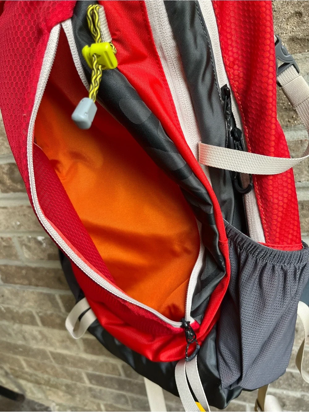 Merrell OAB13 Hiking Backpack 20L Bag Free Motion Tech